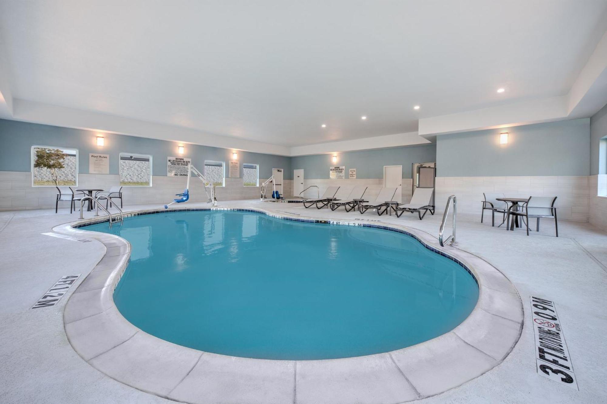 Holiday Inn Express Hotel & Suites Dallas West By Ihg Экстерьер фото