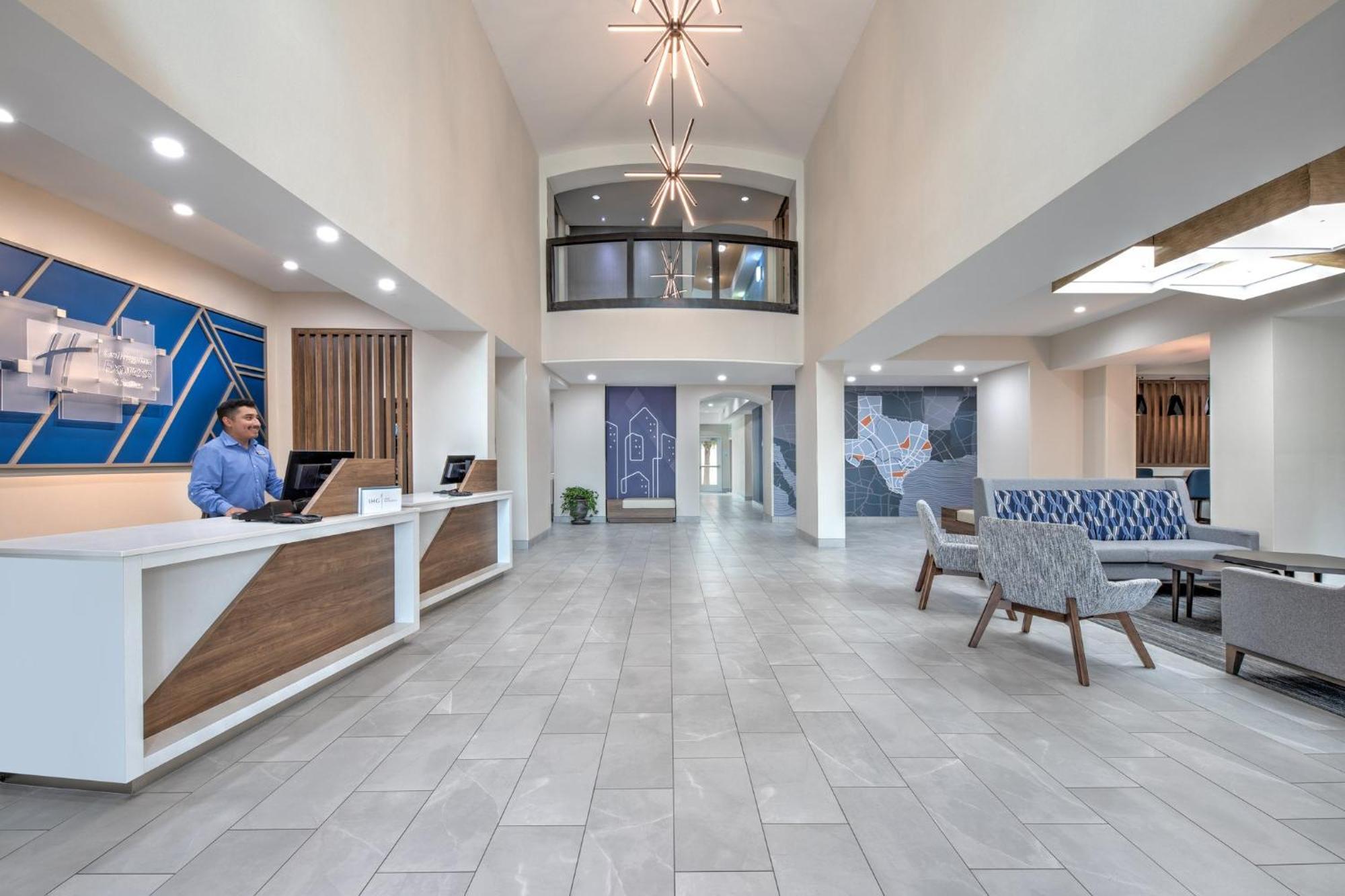 Holiday Inn Express Hotel & Suites Dallas West By Ihg Экстерьер фото