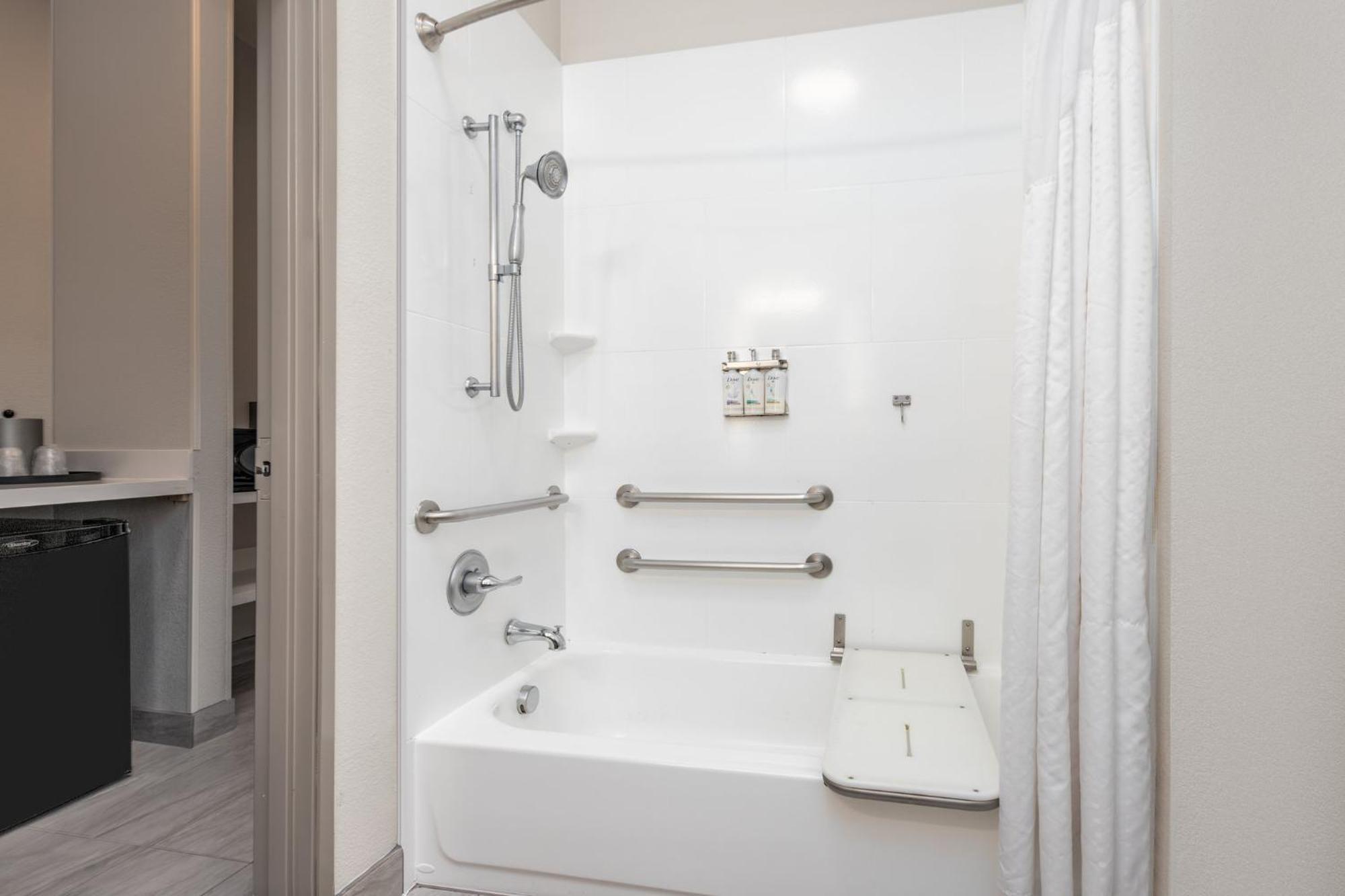 Holiday Inn Express Hotel & Suites Dallas West By Ihg Экстерьер фото