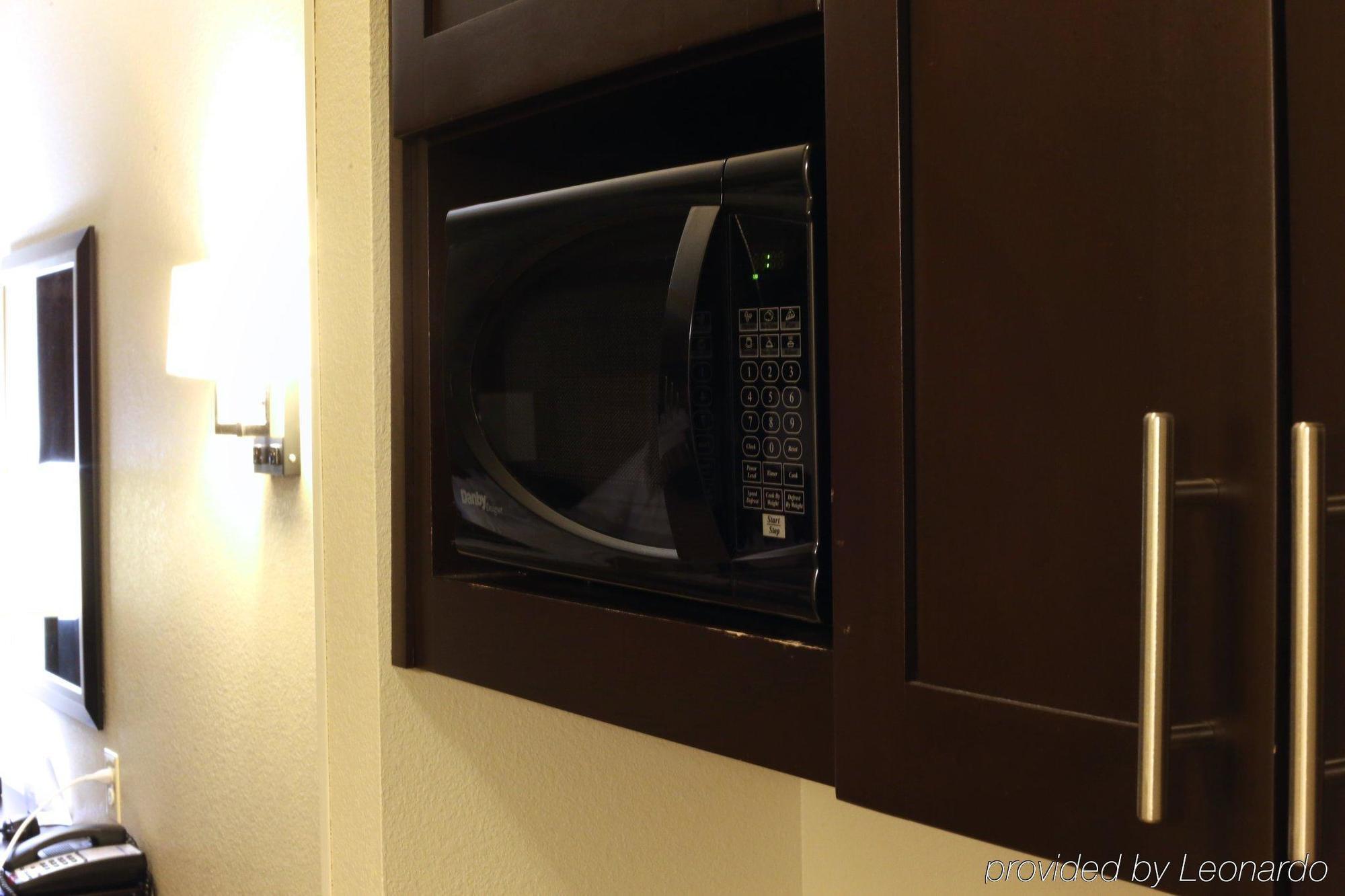 Holiday Inn Express Hotel & Suites Dallas West By Ihg Экстерьер фото