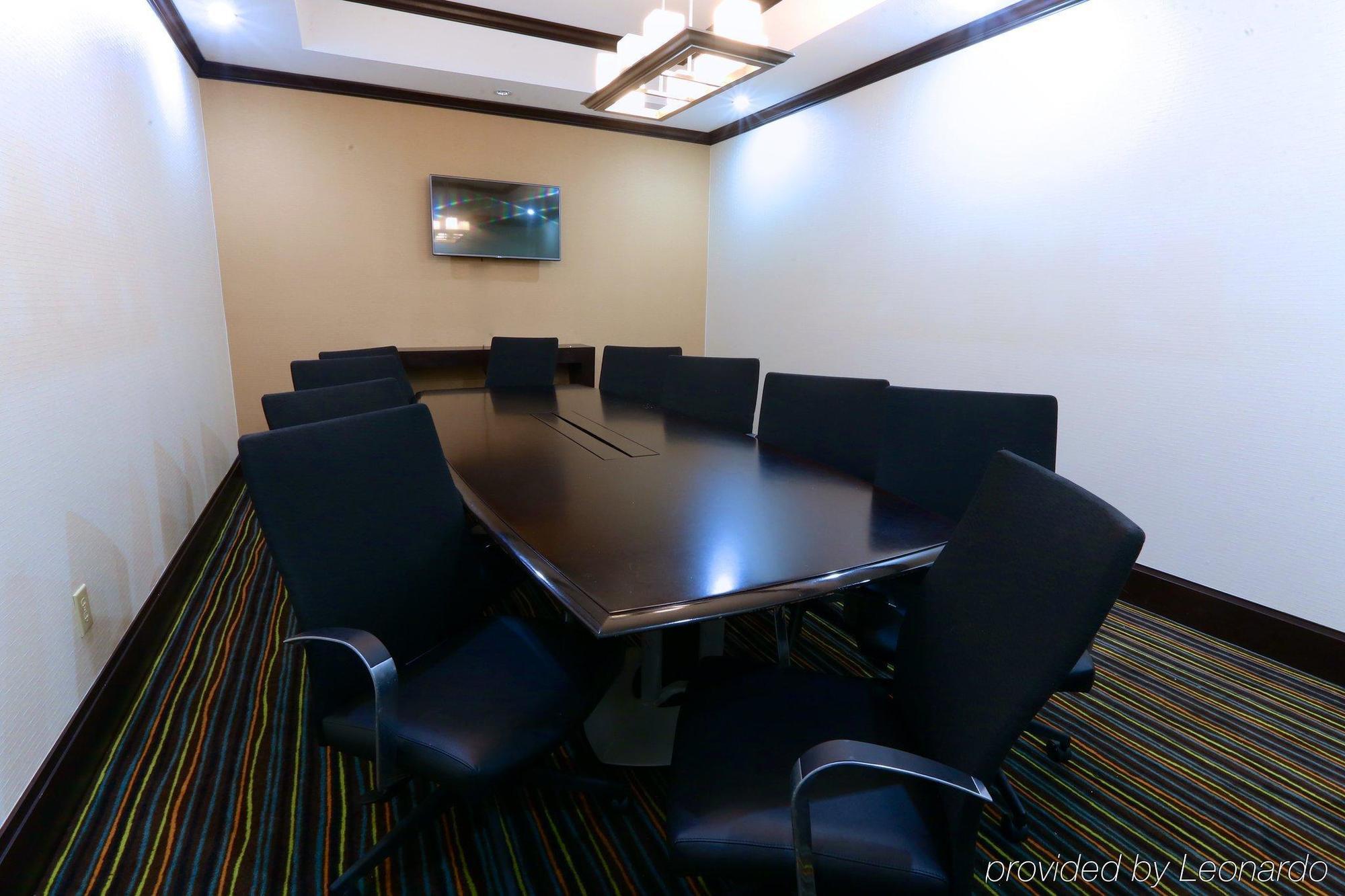 Holiday Inn Express Hotel & Suites Dallas West By Ihg Экстерьер фото
